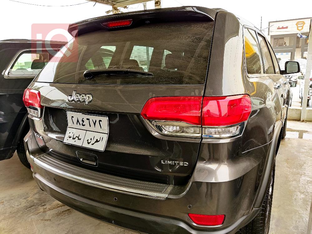 جیپ گراند شیرۆکی